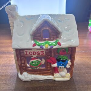 Vintage 2003 Log Cabin Ski Lodge M & M Christmas Cookie Candy Jar Canister
